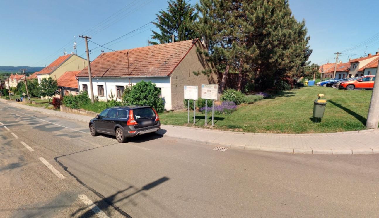 Obecní pozemek určený pro komunitní podporované bydlení